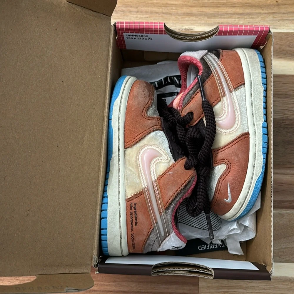 Toddler Dunks - Picture 1 of 5